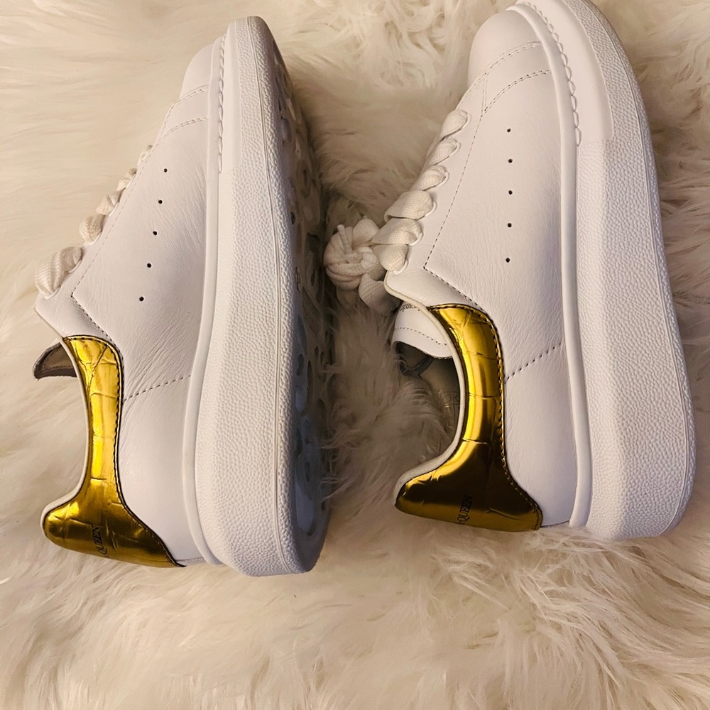 Alexander McQueen sneakers Size 1 1/2 - Picture 3 of 10